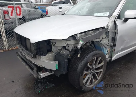 2017 Volvo Xc90 T6 Momentum z USA, uszkodzony, nr VIN YV4A22PK8H1112467